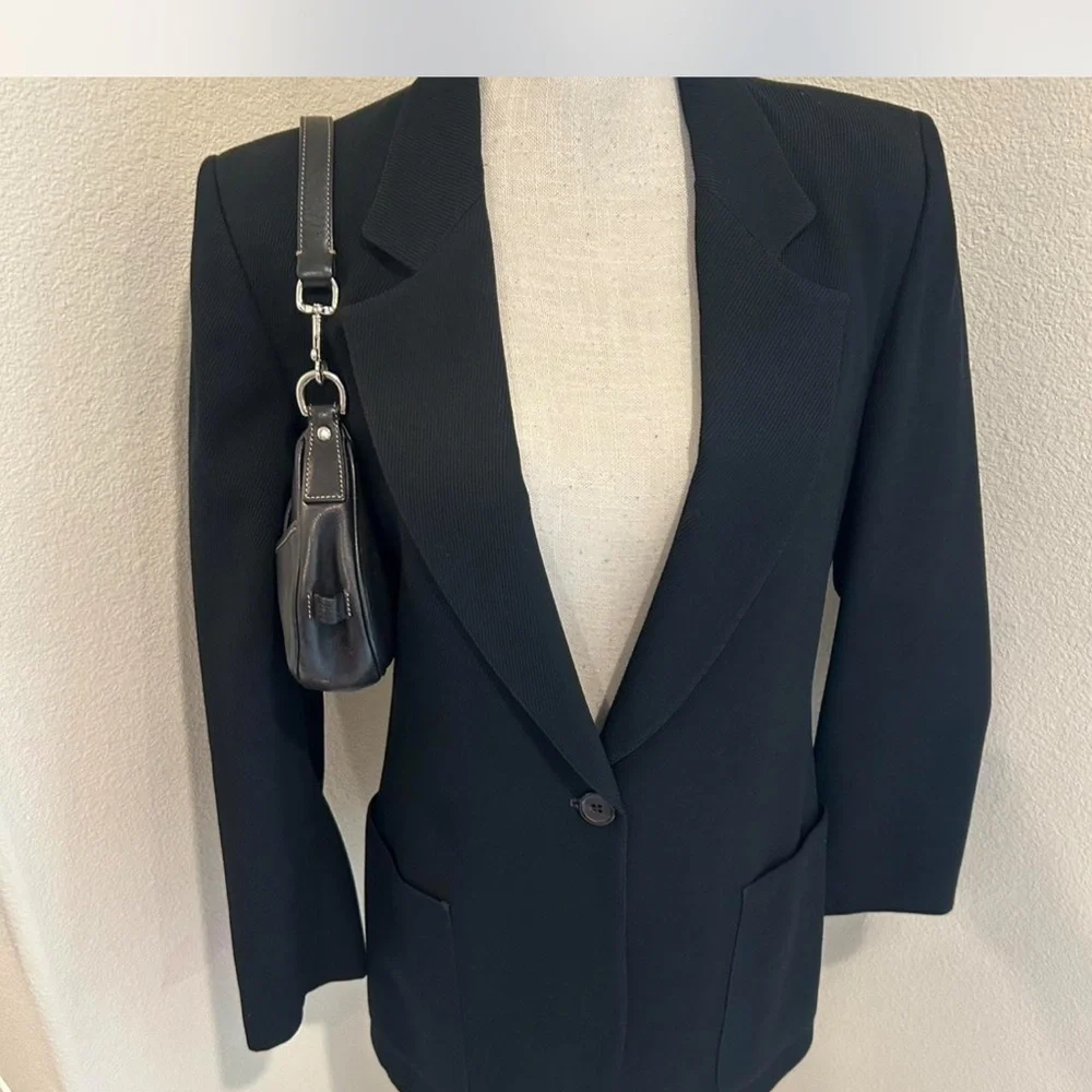 Christian Dior 100% wool blazer. Size 8.